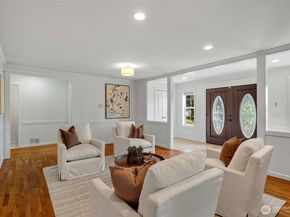 7021 20th Avenue NE, Seattle WA 98115