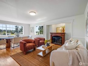 7021 20th Avenue NE, Seattle WA 98115