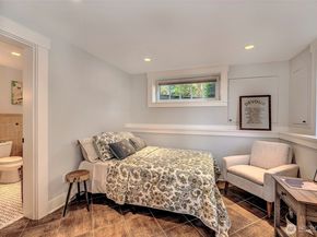 1712 Arch Avenue SW, Seattle WA 98116