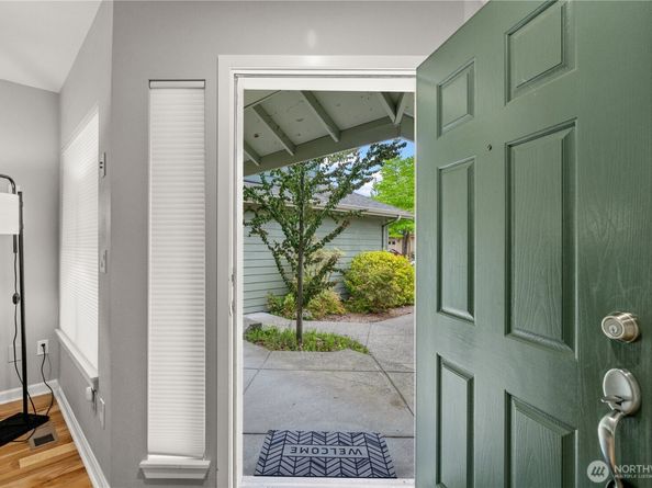 16150 NE 93rd Way 802, Redmond WA 98052