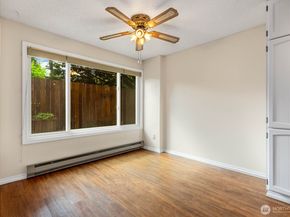 2210 NE 92nd St 104, Seattle WA 98115