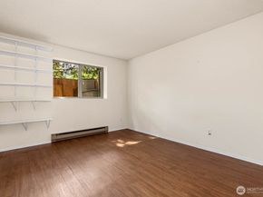 2210 NE 92nd St 104, Seattle WA 98115