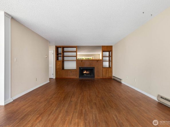 2210 NE 92nd St 104, Seattle WA 98115