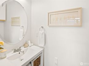 9219 Stone Avenue N, Seattle WA 98103