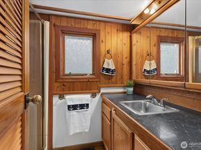2143 N Northlake Way 47, Seattle WA 98103