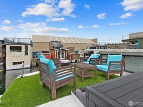 2143 N Northlake Way 47, Seattle WA 98103