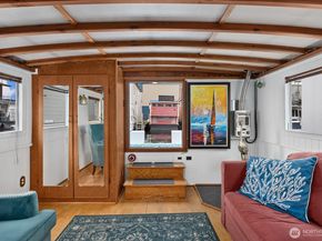 2143 N Northlake Way 47, Seattle WA 98103