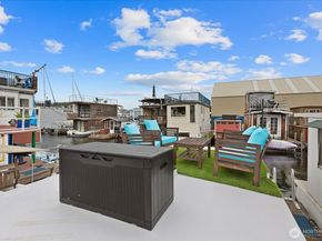 2143 N Northlake Way 47, Seattle WA 98103