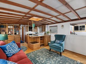 2143 N Northlake Way 47, Seattle WA 98103