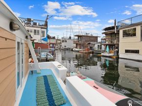 2143 N Northlake Way 47, Seattle WA 98103