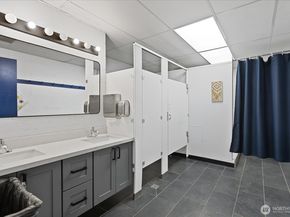 2143 N Northlake Way 47, Seattle WA 98103