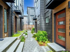 1300 E REMINGTON Court B, Seattle WA 98122