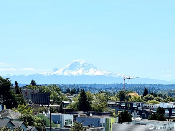 1300 E REMINGTON Court B, Seattle WA 98122