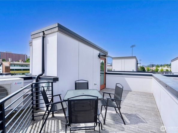 1300 E REMINGTON Court B, Seattle WA 98122