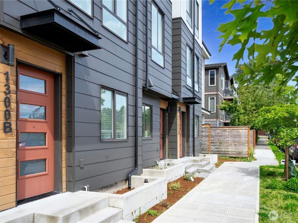 1300 E REMINGTON Court B, Seattle WA 98122