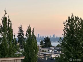 327 2nd Avenue S, Kirkland WA 98033