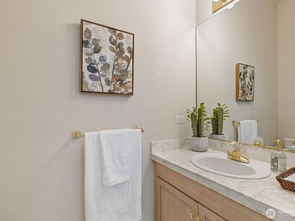 327 2nd Avenue S, Kirkland WA 98033