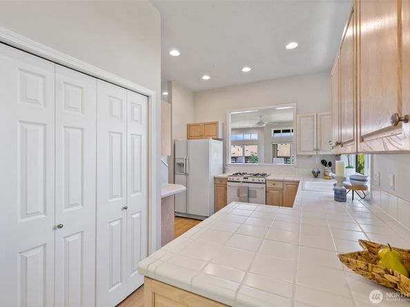 327 2nd Avenue S, Kirkland WA 98033