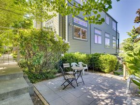327 2nd Avenue S, Kirkland WA 98033