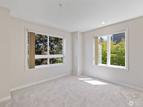 327 2nd Avenue S, Kirkland WA 98033