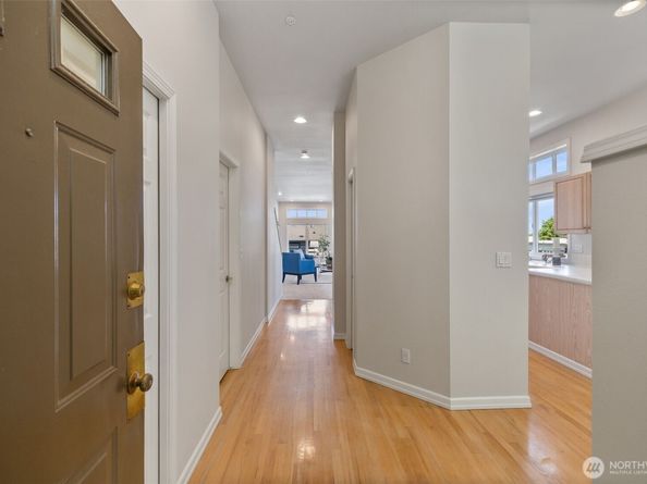 327 2nd Avenue S, Kirkland WA 98033