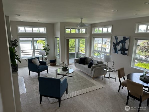 327 2nd Avenue S, Kirkland WA 98033