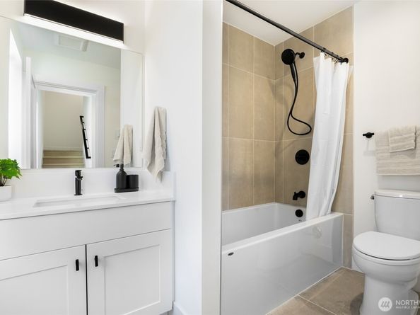 10533 Stone Avenue N E, Seattle WA 98133