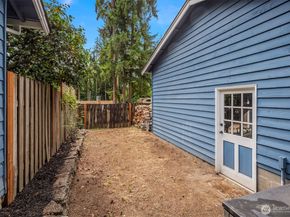 17803 199th Avenue NE, Woodinville WA 98077
