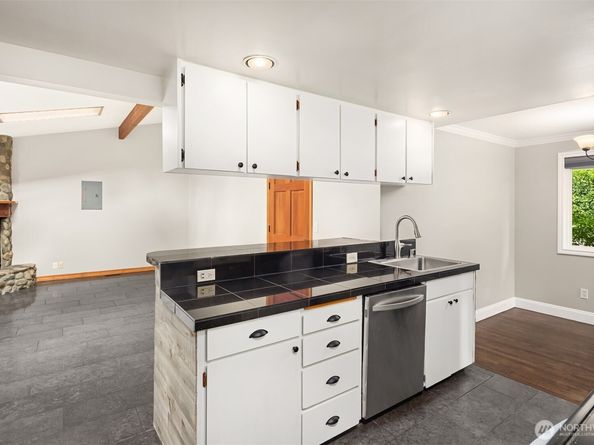 17803 199th Avenue NE, Woodinville WA 98077