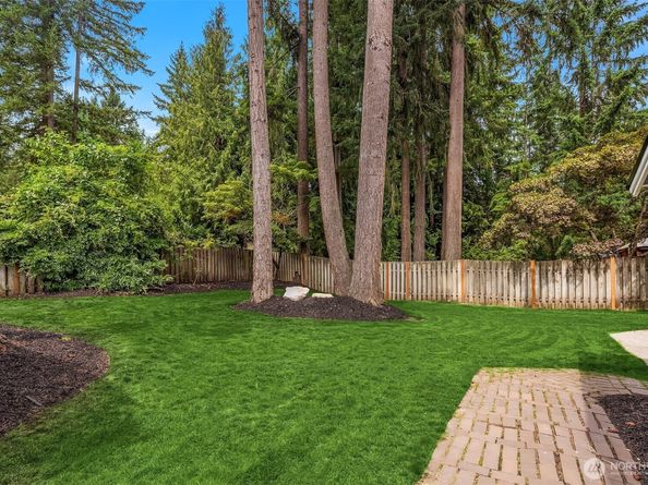 17803 199th Avenue NE, Woodinville WA 98077