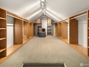 2819 E Lake Sammamish Parkway NE, Sammamish WA 98074