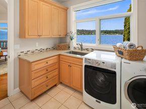 2819 E Lake Sammamish Parkway NE, Sammamish WA 98074