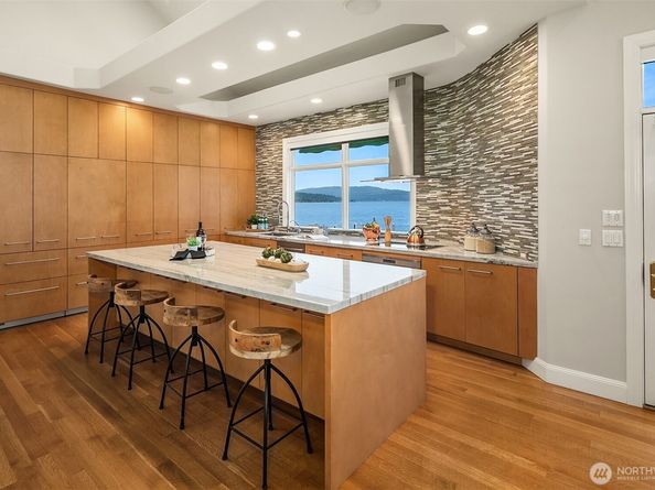 2819 E Lake Sammamish Parkway NE, Sammamish WA 98074