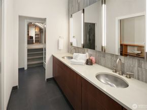 2819 E Lake Sammamish Parkway NE, Sammamish WA 98074