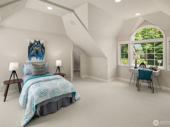 2819 E Lake Sammamish Parkway NE, Sammamish WA 98074