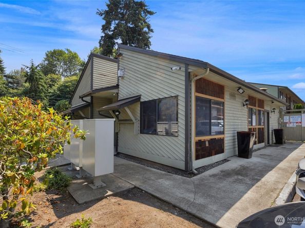23405 16th Place S C104, Des Moines WA 98198