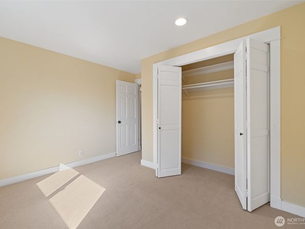 413 213th Place SE, Sammamish WA 98074