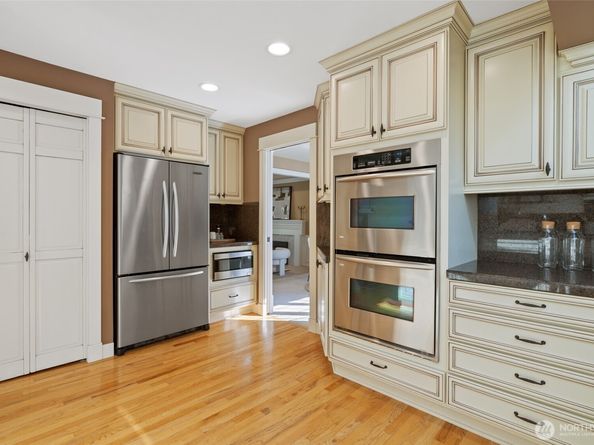 413 213th Place SE, Sammamish WA 98074