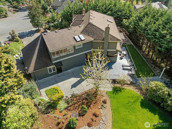 413 213th Place SE, Sammamish WA 98074