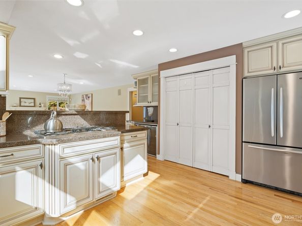 413 213th Place SE, Sammamish WA 98074