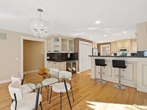 413 213th Place SE, Sammamish WA 98074