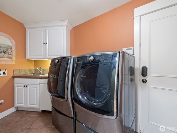 413 213th Place SE, Sammamish WA 98074
