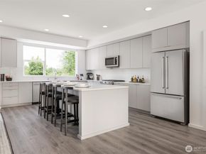 3915 198th Street SE E2, Bothell WA 98012