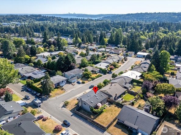 11642 NE 135th Street, Kirkland WA 98034