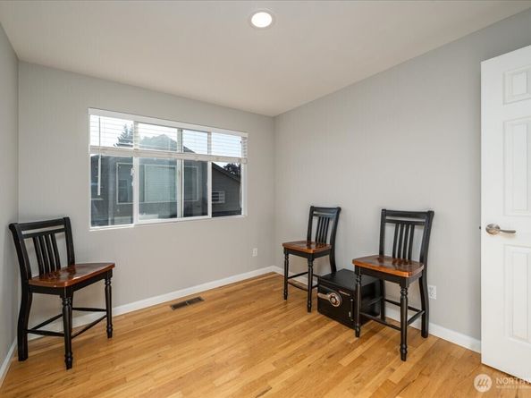 11642 NE 135th Street, Kirkland WA 98034