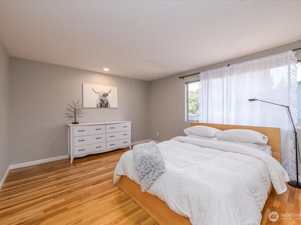11642 NE 135th Street, Kirkland WA 98034