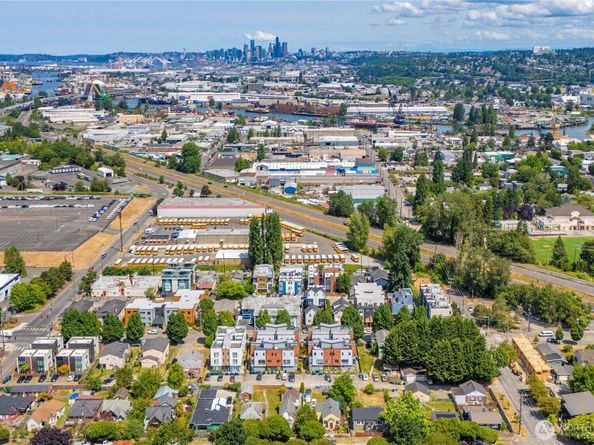 533 S Coverdale Street C, Seattle WA 98108
