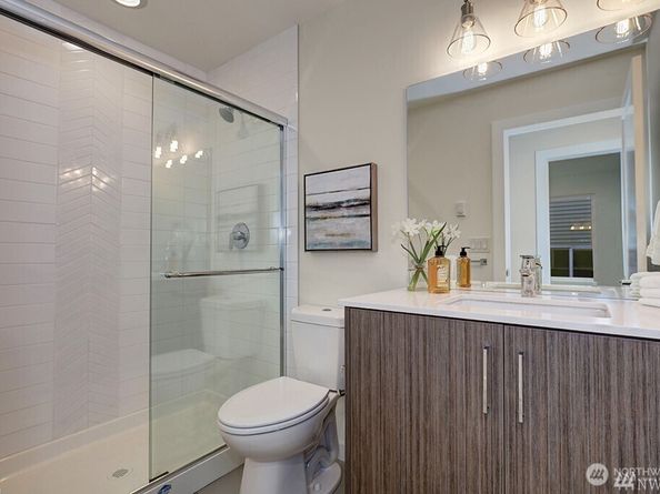 8707 116th Avenue NE A, Kirkland WA 98033