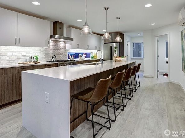 8707 116th Avenue NE A, Kirkland WA 98033