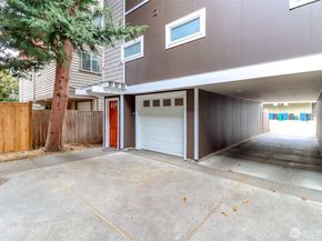 4521 40th Avenue SW B, Seattle WA 98116